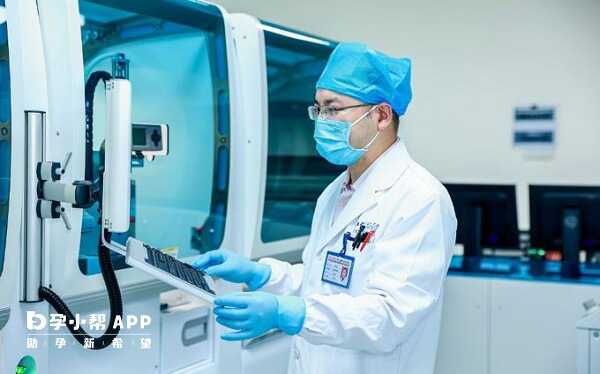 佛山试管医院怎么选？公立三甲与私立生殖机构优劣势对比